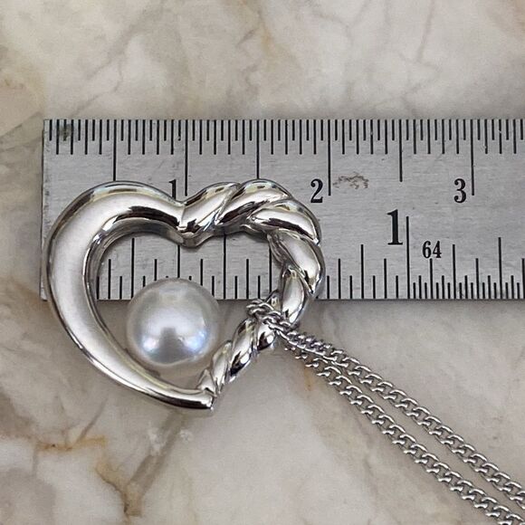 Tasaki Japanese Akoya Pearl 6.8mm 925 Sterling Silver Open Heart Necklace - Picture 10 of 12